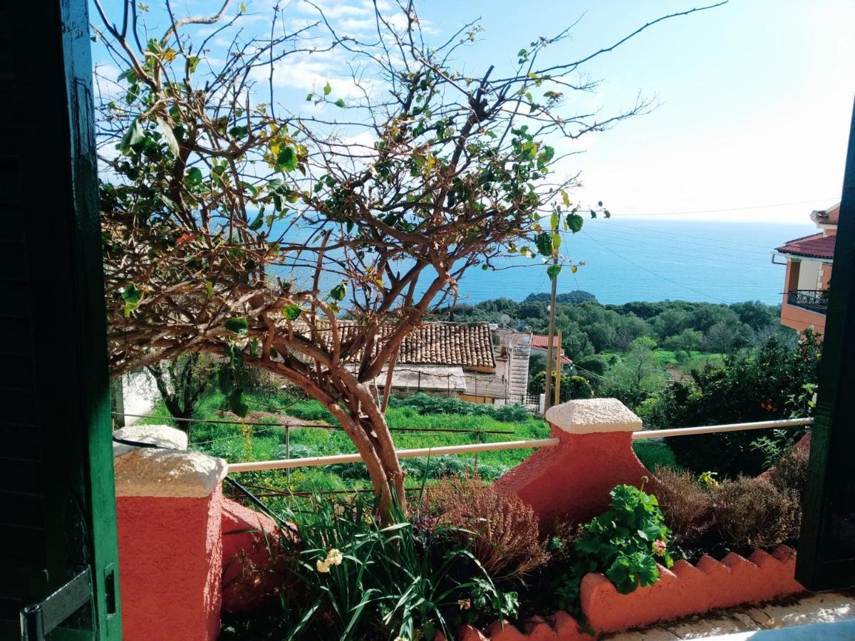 Traditional Panoramic Sea View House Lákones Exterior foto